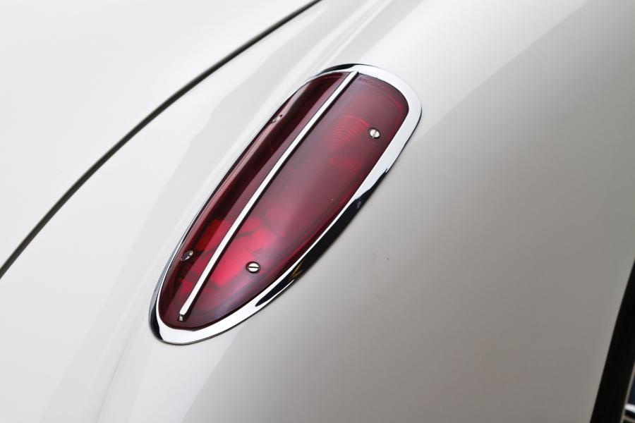  Chevrolet Corvette Roadster 1960 года  (фото 13 из 20)